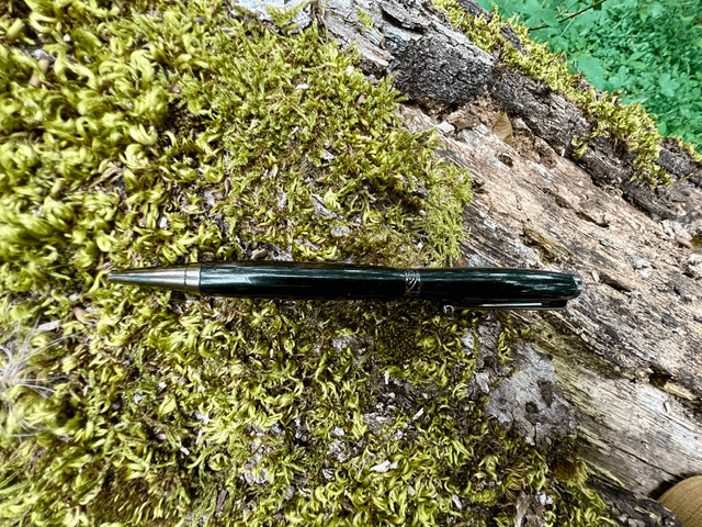 Stylo art deco gris Ebène du Gabon 
