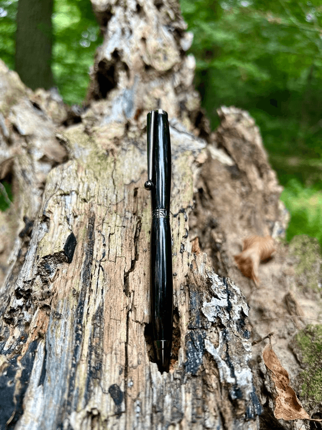 Stylo art deco gris Ebène du Gabon 