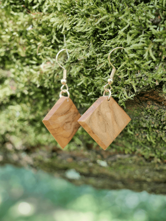 Boucle d'oreille en bois d'Olivier.