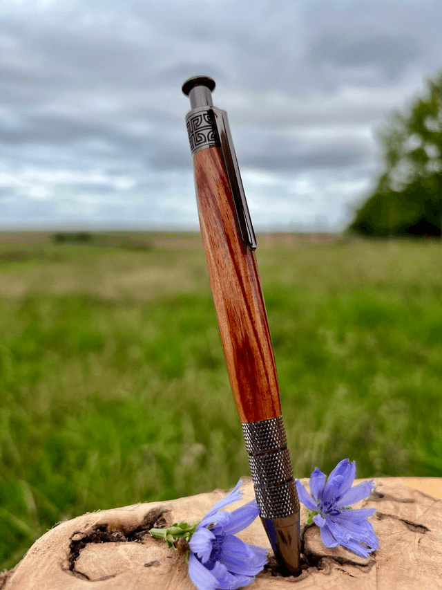 Stylo Ribbed clic bois de Rose